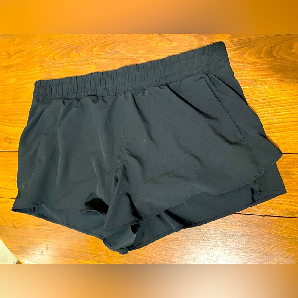 Black Women's Dolphin Flowy Athletic Shorts SzXXL